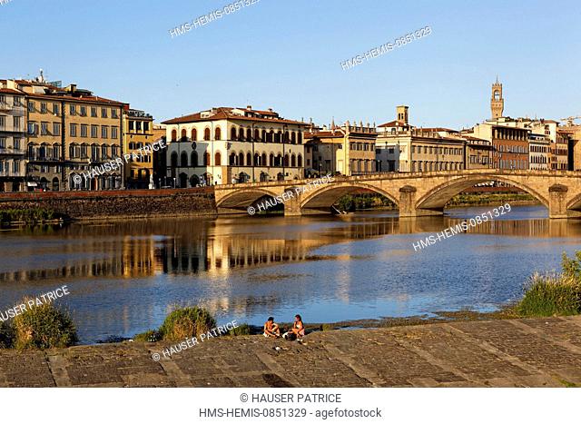 Italy, Tuscany, Florence, historic center listed as World Heritage by UNESCO, Ponte Santa Trinita and the Arno river, restraint of water on Arno River