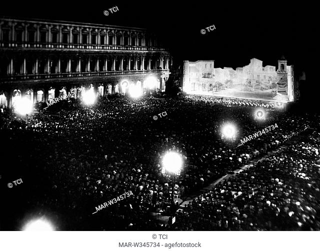 theater show in Piazza San Marco, Venice 1920-30