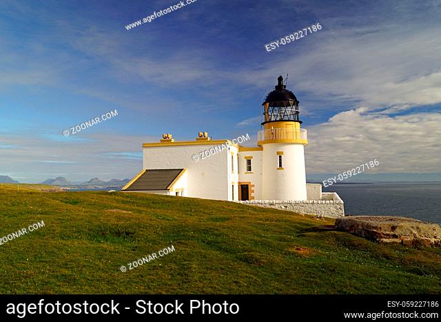 Stoer Lighthouse is a fully furnished Self Catering Lighthouse located on Stoer Head, north of Lochinver in Sutherland, North West Scotland