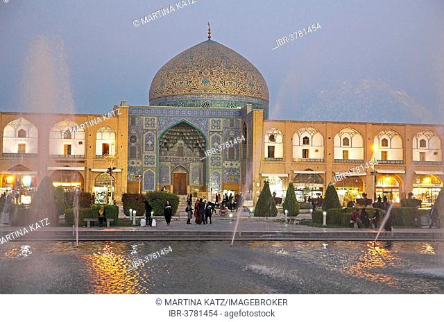 Dome of Lotfollah Mosque, Imam Square, Isfahan, Isfahan Province, Persia, Iran