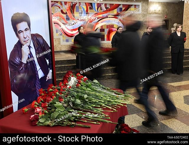 RUSSIA, KEMEROVO - NOVEMBER 22, 2023: Citizens bring flowers to a farewell ceremony held for Aman Tuleyev, Kemerovo Region Governor in 1997-2018