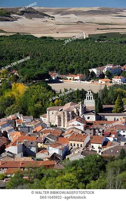 Spain, Castilla y Leon Region, Valladolid Province, Penafiel, elevated view of town vrom the Castillo Penafiel