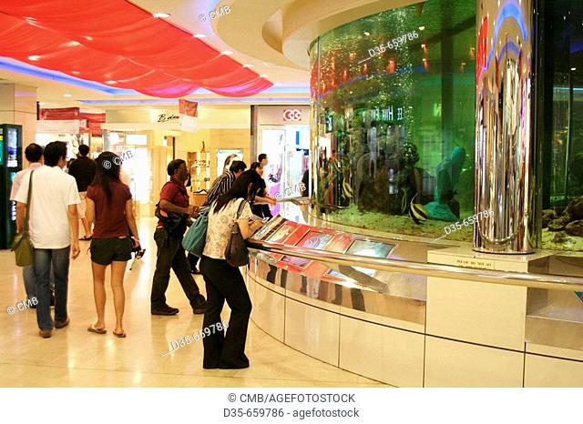 Aquarium in Takashimaya Shopping Centre, Orchard Road, Singapore City, Asia