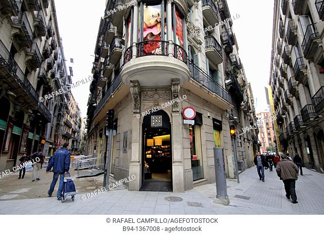 Intersection Canuda and Santa Anna streets, next to the La Rambla, Barcelona, Catalonia, Spain