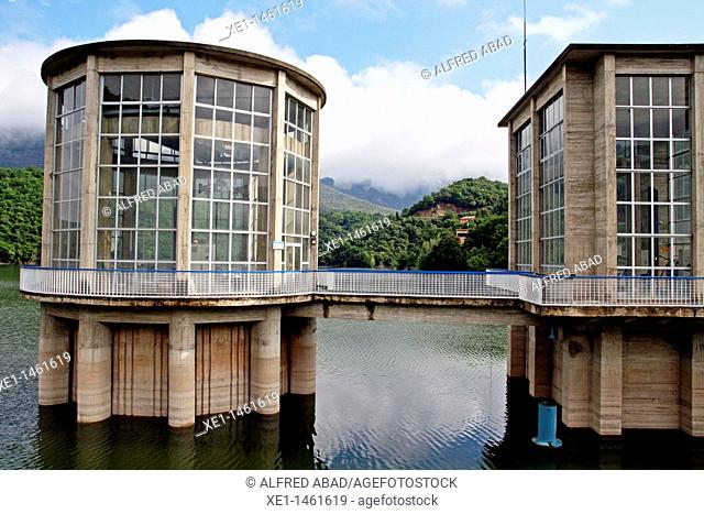 control towers, Sau reservoir, Collsacabra, Osona, Catalonia, Spain