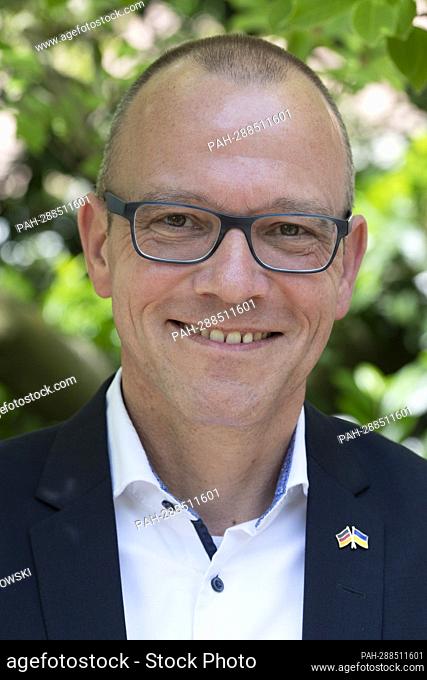 Oliver KELLNER, mayor of the city of Emsdetten, alliance 90/the greens, portrait, portrait, cropped single image, single motif