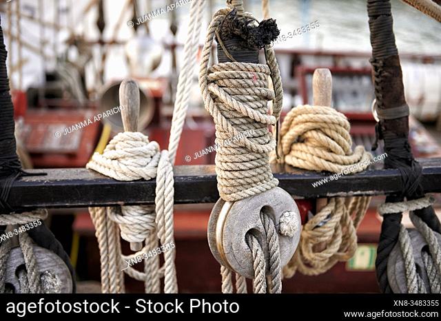 Pulleys and ropes of the sails of a sailboat galleon