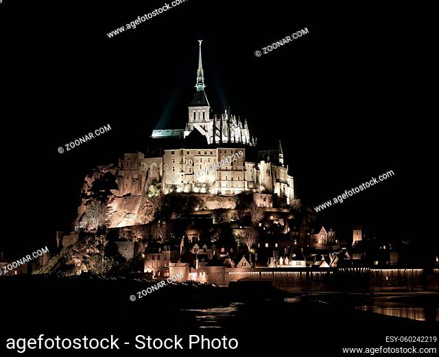 mont st michel at night