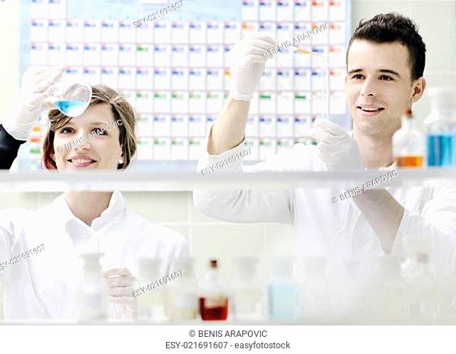 students couple in lab
