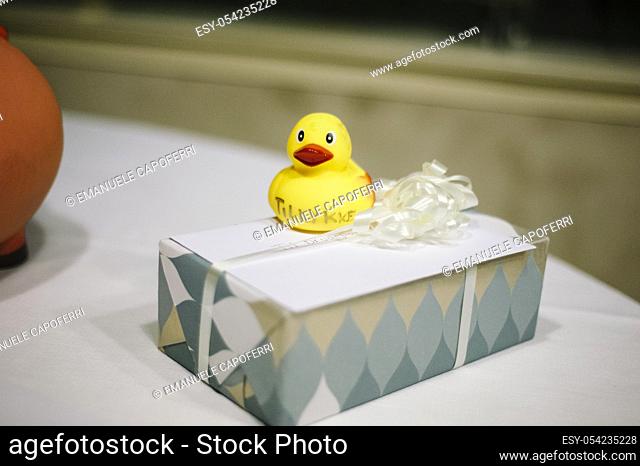 Gift package, rubber duck