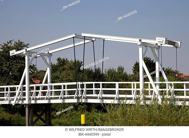 Hogendiekbrücke, drawbridge, Steinkirchen, Altes Land, Lower Saxony, Germany