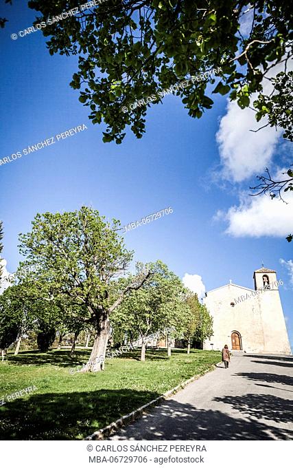 France, Var, Aiguines, Church Saint Denis, walkers on a path lined with trees leading to a chapel