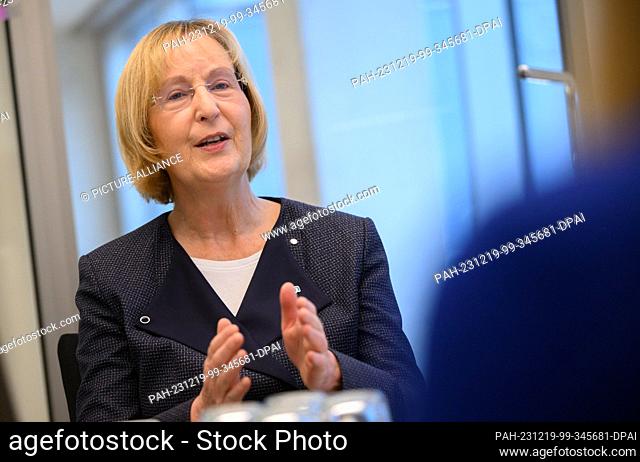 PRODUCTION - 18 December 2023, Lower Saxony, Hanover: Martina Wenker, President of the Lower Saxony Medical Association, speaks during an interview with dpa...