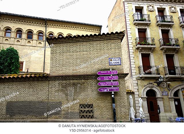 Calle de San Valero on a side of Catedral del Salvador de Zaragoza, historic center of Zaragoza, Saragossa, Aragon, Spain, Europe