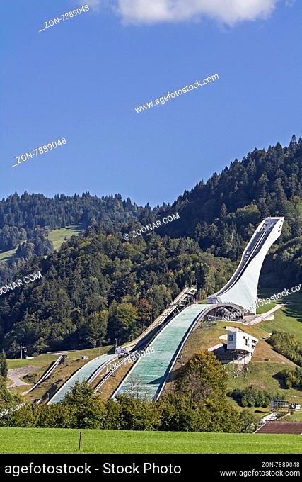 Die Große Olympiaschanze in Garmisch-Partenkirchen traditioneller Austragungsort des Neujahrsspringens der Vierschanzentournee