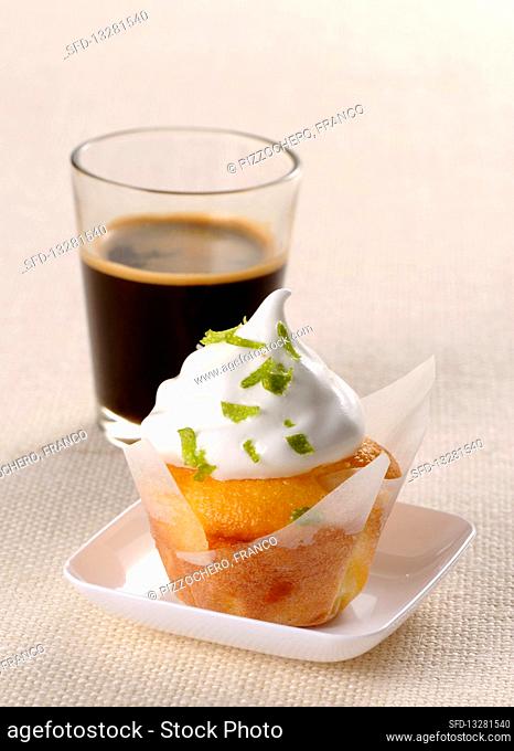 Lemon cupcake with lime cream