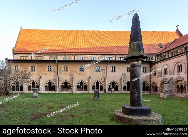 Germany, Saxony-Anhalt, Magdeburg, Magdeburg Cathedral, cloister. (In 1520 the cathedral was finished after 311 years of construction.)