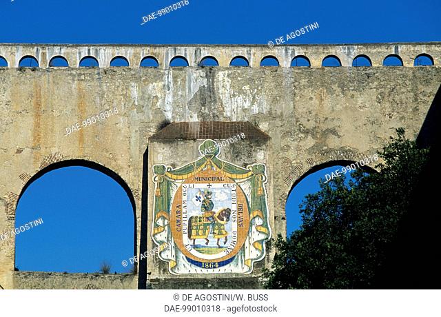 Coat of arms of the city of Elvas depicting a medieval knight, Amoreira Aqueduct, designed by Francisco da Arruda, Elvas (UNESCO World Heritage List, 2012)