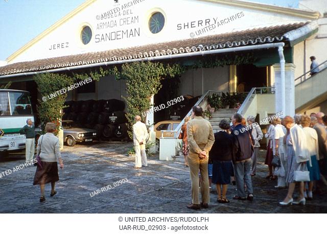 Besichtigung der Sherry-Herstellung in Jerez de la Frontera, Andalusien, Spanien 1980er Jahre. Visitation of the Sherry production in Jerez de la Frontera