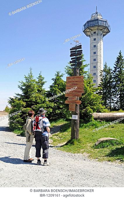 Hikers, signs, hiking paths, hiking area, Hochheideturm Tower, observation tower, Mt Ettelsberg, Willingen, Upland, Hochsauerland, Sauerland, Hesse, Germany