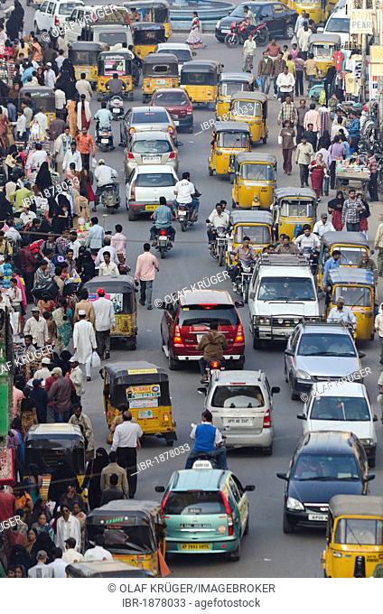 Busy street, Charminar, Hyderabad, Andhra Pradesh, India, Asia