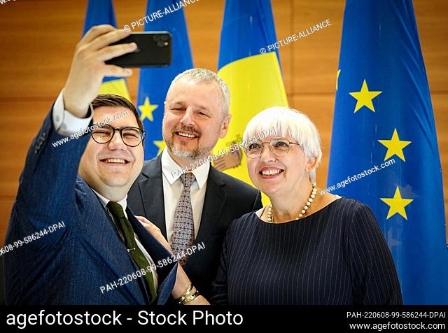 dpatop - 08 June 2022, Moldova, Chisinau: Claudia Roth (Bündnis 90/Die Grünen), Minister of State for Culture and Media, stands for a photo with her counterpart...