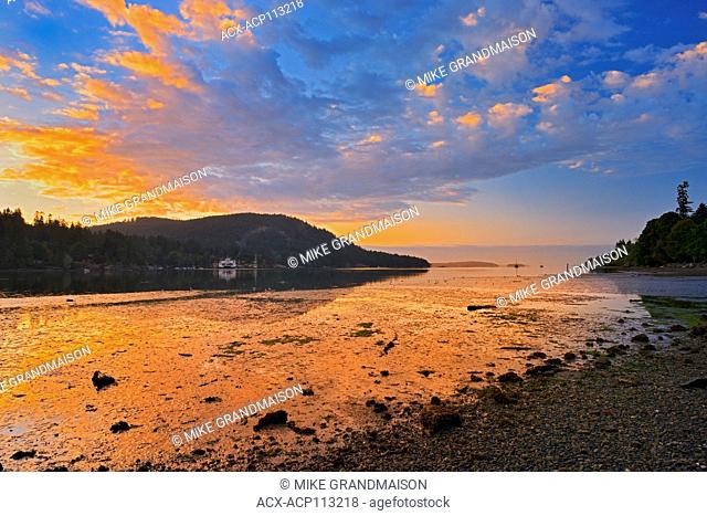 Sunrise at Fulford Harbour, Drummond Park, Saltspring Island (Gulf Islands), British Columbia, Canada