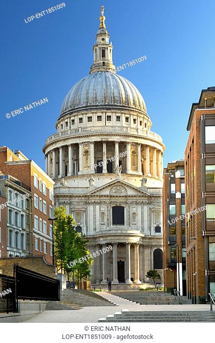 England, London, The City of London. St Paul's cathedral, designed by Sir Christopher Wren in the 17th century
