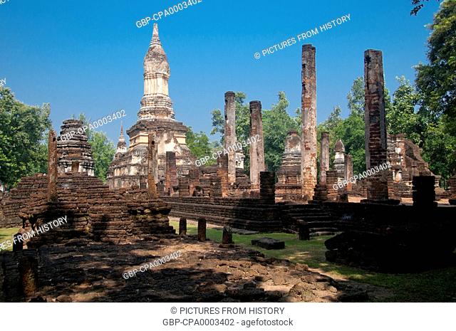 Thailand: Lotus-bud chedi, Wat Chedi Chet Thaeo, Si Satchanalai Historical Park