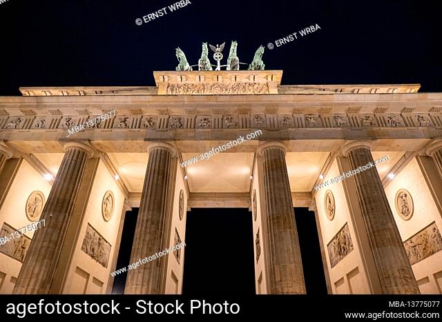 Brandenburg Gate illuminated at night, Berlin at night, Pariser Platz, Berlin, Germany