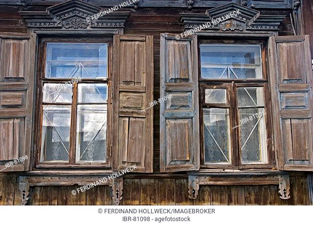 Windows with Ornamentic frames at different old Sibirian Wooden Houses, Omsk at the Rivers of Irtisch and Omka, Omsk, Sibiria, Russia, GUS, Europe