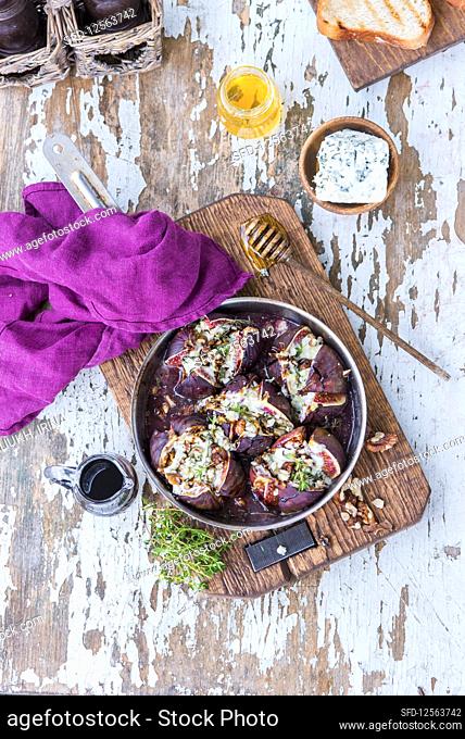 Baked balsamic figs with honey and blue cheese