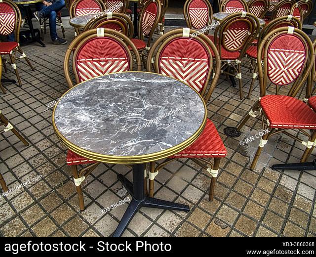 outdoor cafe table, Bordeaux, Gironde Department, Nouvelle-Aquitaine, France