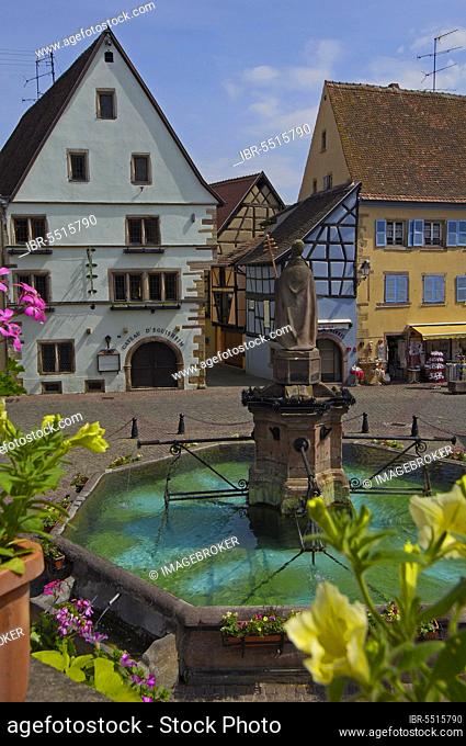 Eguisheim, Place du Chateau, Alsace, Wine Route, Alsace Wine Route, Haut-Rhin, France, Europe