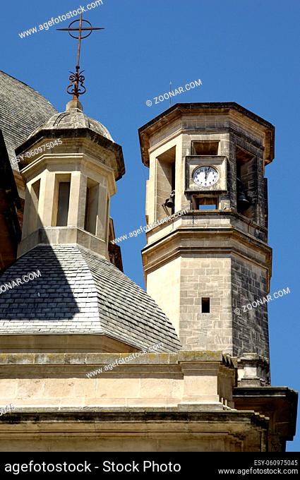 Turm und Kuppel der Kirche von Alcoy