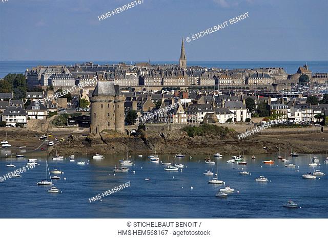France, Ille et Vilaine, Cote d'Emeraude Emerald Coast, Saint Malo, Saint Servan District, harbour and Tour Solidor, the tower built in 1382 sheletrs the Musee...