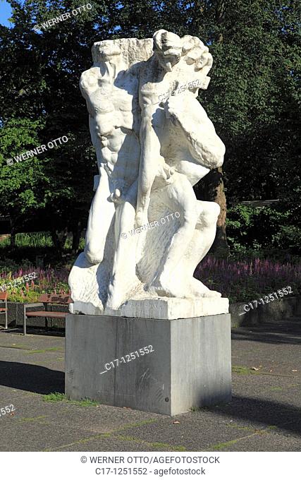 Germany, Wuppertal, Wupper, Bergisches Land, North Rhine-Westphalia, NRW, Wuppertal-Barmen, Wuppertal-Unterbarmen, statue 'Die starke Linke' by Alfred Hrdlicka...