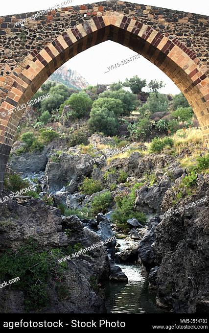 Ponte dei Saraceni, Adrano, Catania, Sicily, Italy