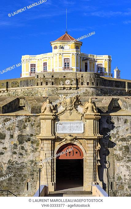 Main gate with House of the Governor, Fort of Graca, Garrison Border Town of Elvas and its Fortifications, Portalegre District, Alentejo Region, Portugal