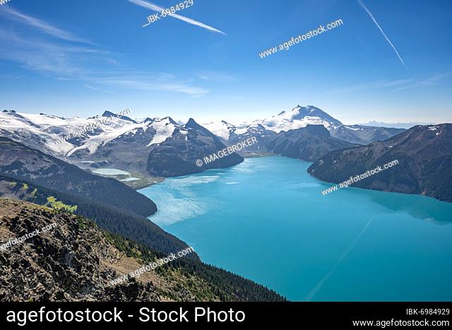 View from Panorama Ridge hiking trail, turquoise glacial Garibaldi Lake, Guard Mountain and Deception Peak, glacier behind, Garibaldi Provincial Park