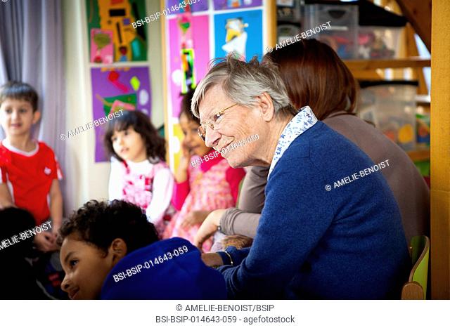 Reportage on intergenerational projects set up in a kindergarten and crèche in Switzerland. In both establishments, volunteer retirees take part in the day’s...