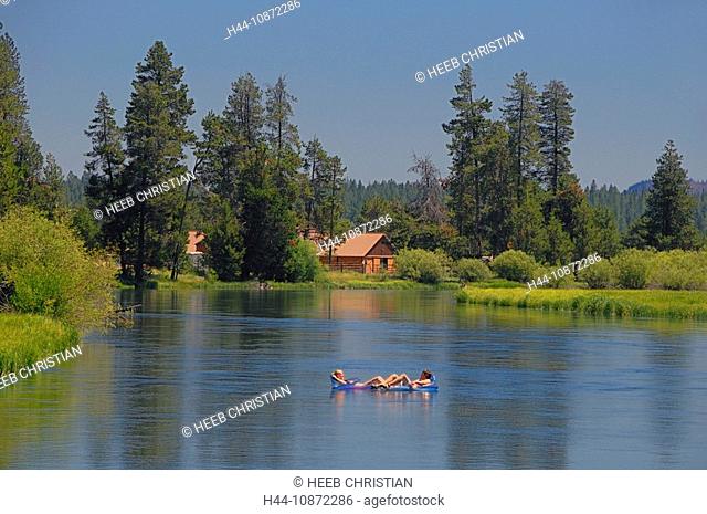Floating on the the Deschutes River, Bend, Central Oregon, Oregon, USA