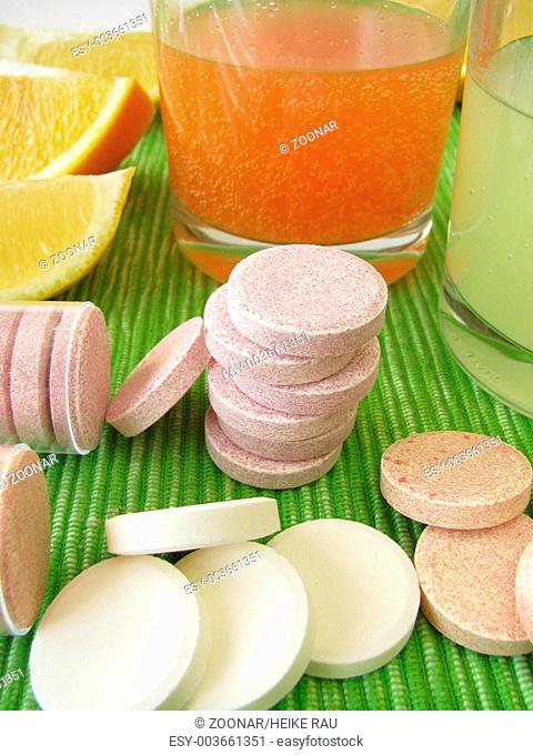 Lemonade tablets with vitamins