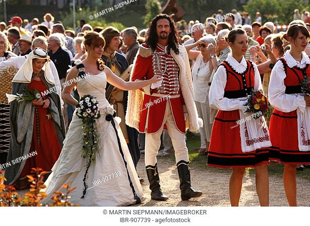 Man dressed up as the Fuerst Rakoczi and the Quellenkoenigin, queen, Rakoczi Festival, Rosengarten, Bad Kissingen, Rhoen, Lower Franconia, Bavaria, Germany