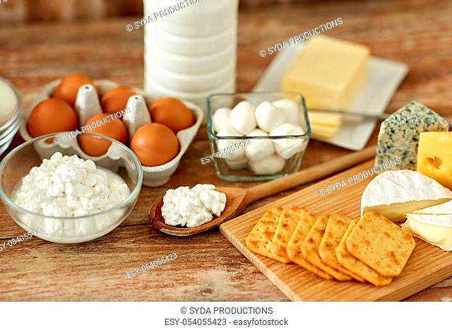 cottage cheese, crackers, milk, yogurt and butter