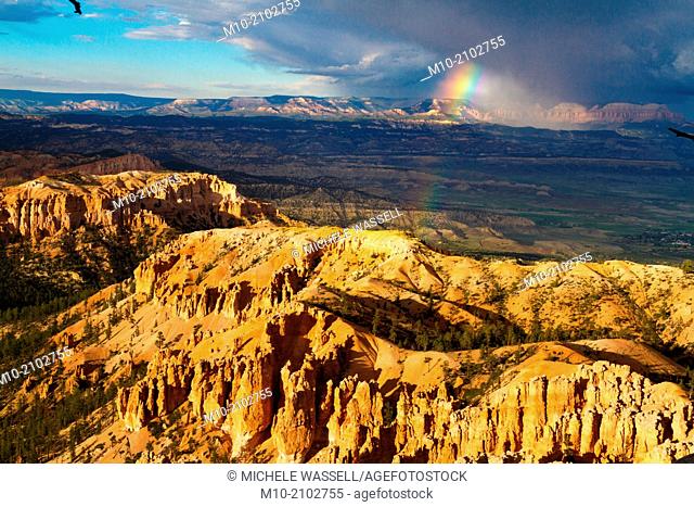 Rainbow at Inspiration Point in Bryce Canyon National Park