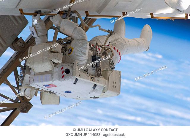 Astronaut Christopher Cassidy, STS-127 mission specialist, participates in Endeavour's third space walk of a scheduled five overall for this flight