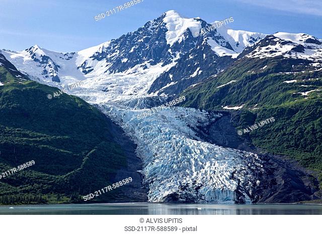USA, Alaska, Prince William Sound, Glaciers in College Fjord