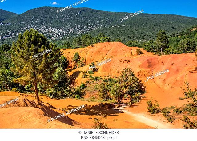 France, Vaucluse, Rustrel, Provencal Colorado landscape