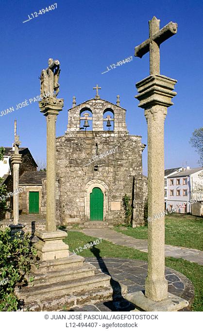 Church and calvary, Begonte. Lugo province, Galicia, Spain